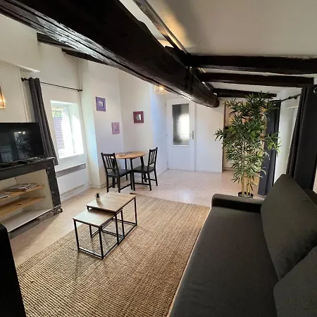 Place Sainte Claire Apartment